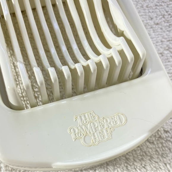 5/$35 Vintage The Pampered Chef White Egg Slicer Plus - Picture 4 of 16